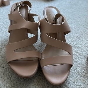 Comfortable sandals with heels strappy cut out nude
